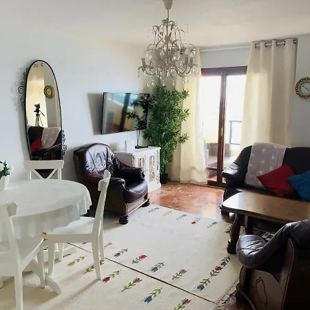 Frontline Apartament