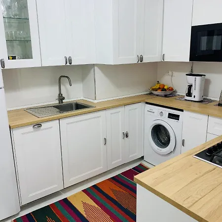 Frontline Apartment *