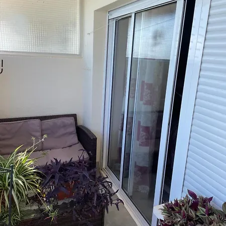 Frontline Apartament *