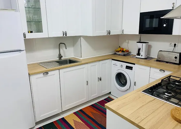 Frontline Apartment *